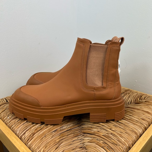 NWT Zara Tan Rubberized Platform Boots Sz 7 - Picture 5 of 11